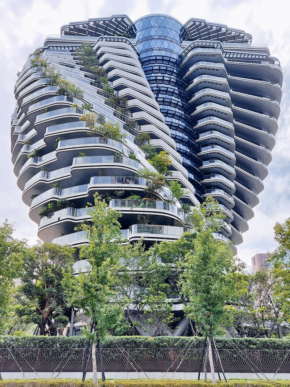 This Twisting Carbon-Absorbing Tower in Taipei Will Soon Be Completed