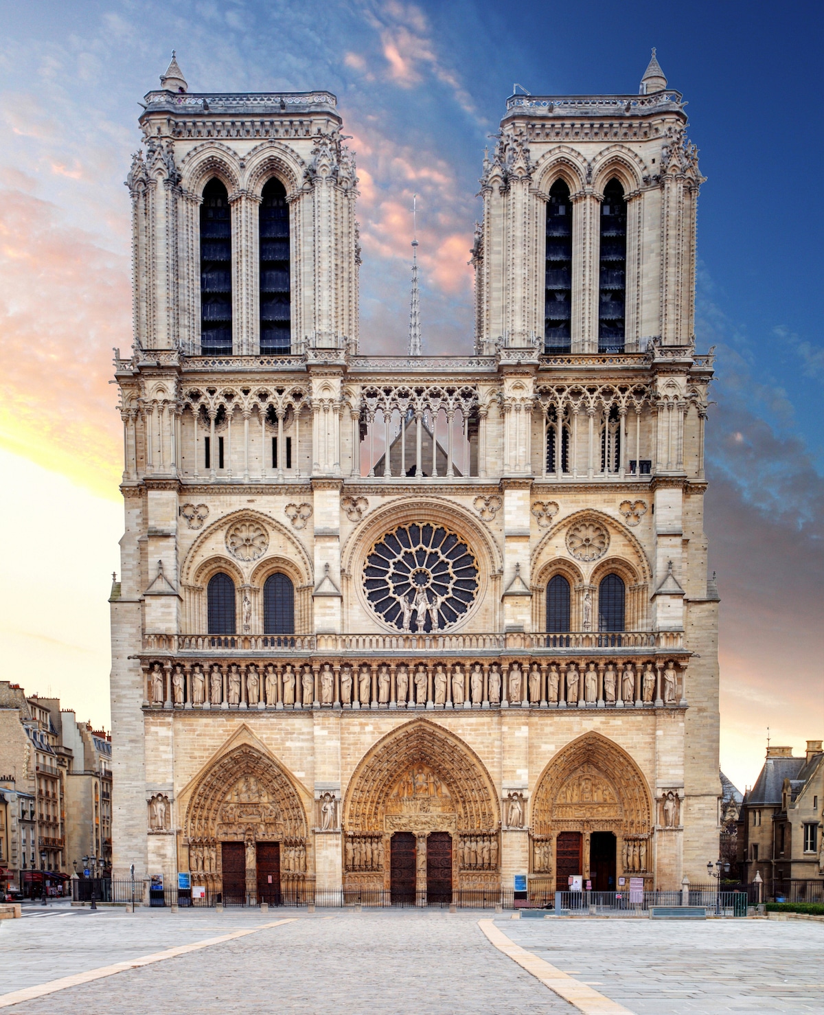 5 Incredible Buildings That Embody the Characteristics of Gothic Architecture