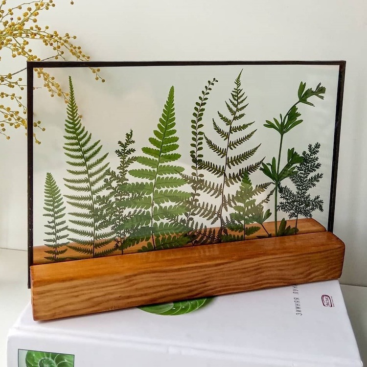 Dried Leaf Art by Anna Zakirova