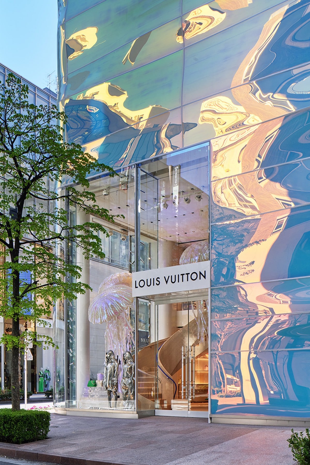 Louis Vuitton’s Ginza Namiki Store Reopens With Shimmering Sea-Inspired Façade