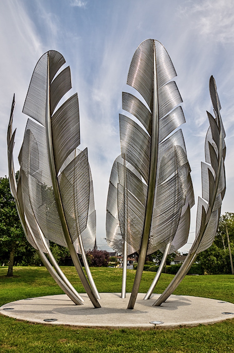 'Kindred Spirits' Sculpture