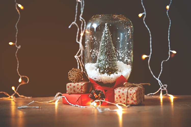 Mason Jar Snow Globe