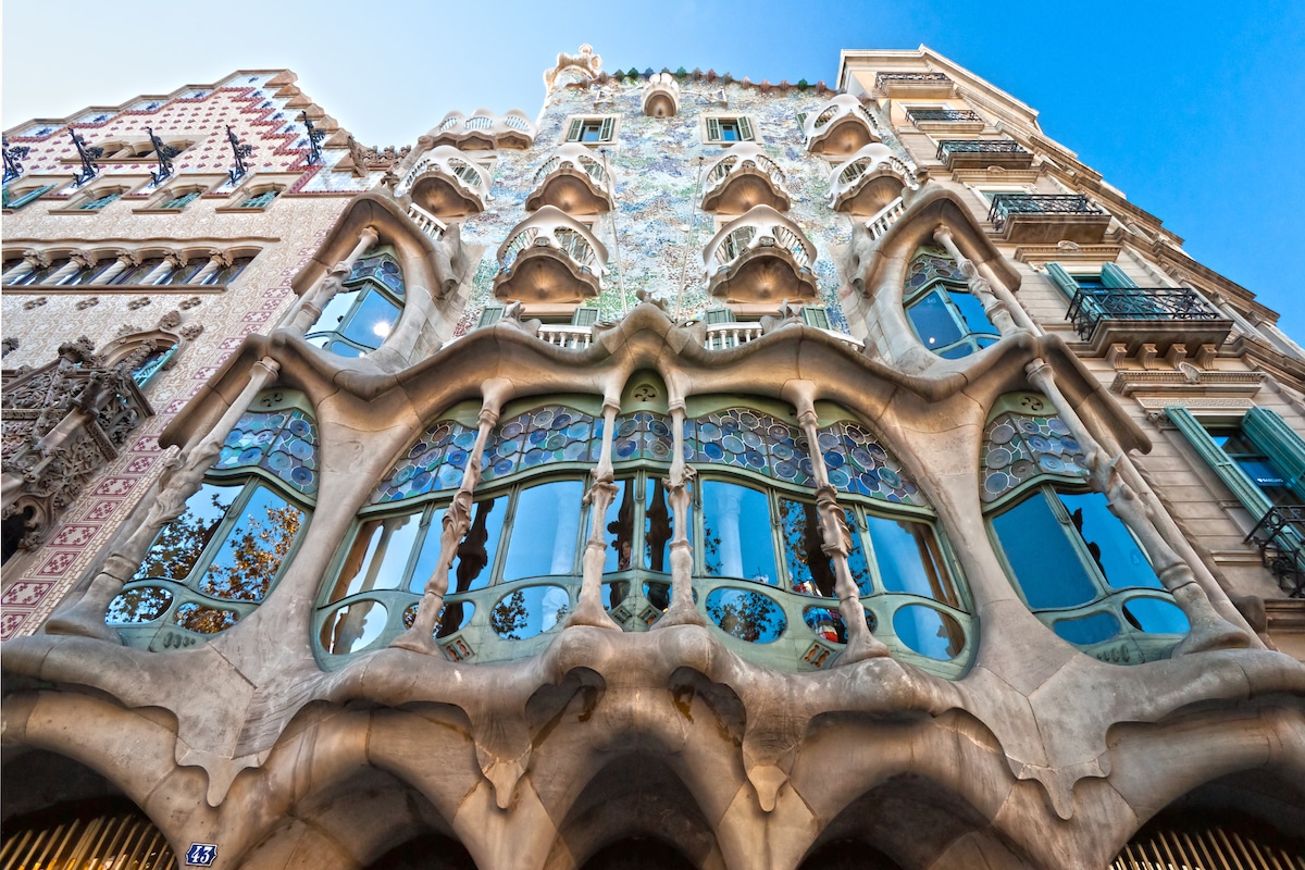 5 Incredible Buildings That Embody the Sinuous Elegance of Art Nouveau Architecture