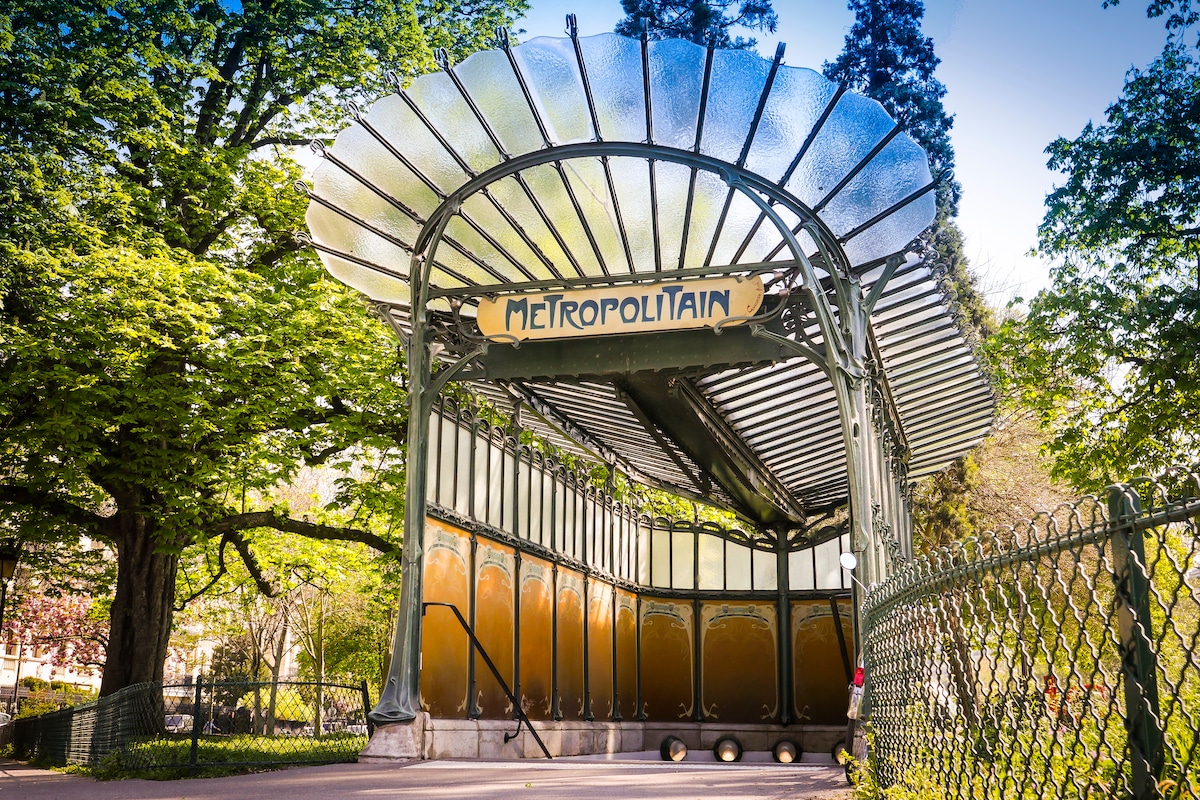 5 Incredible Buildings That Embody the Sinuous Elegance of Art Nouveau Architecture
