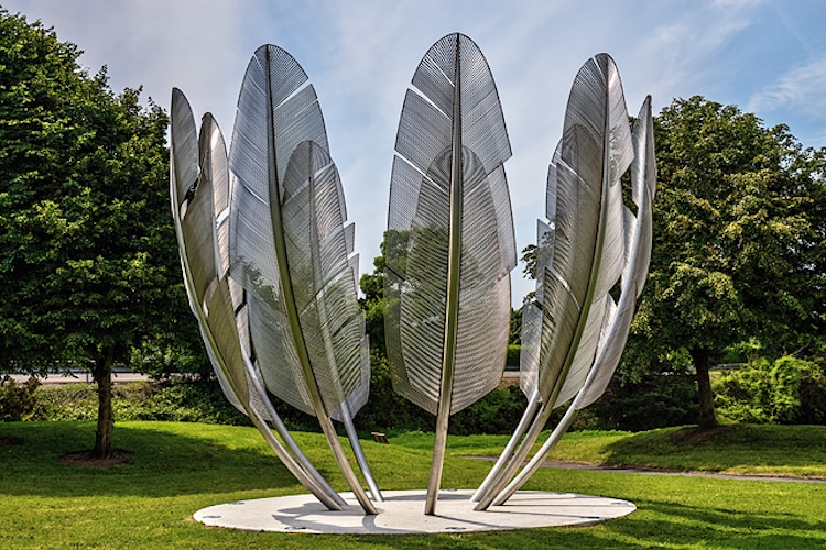 'Kindred Spirits' Sculpture