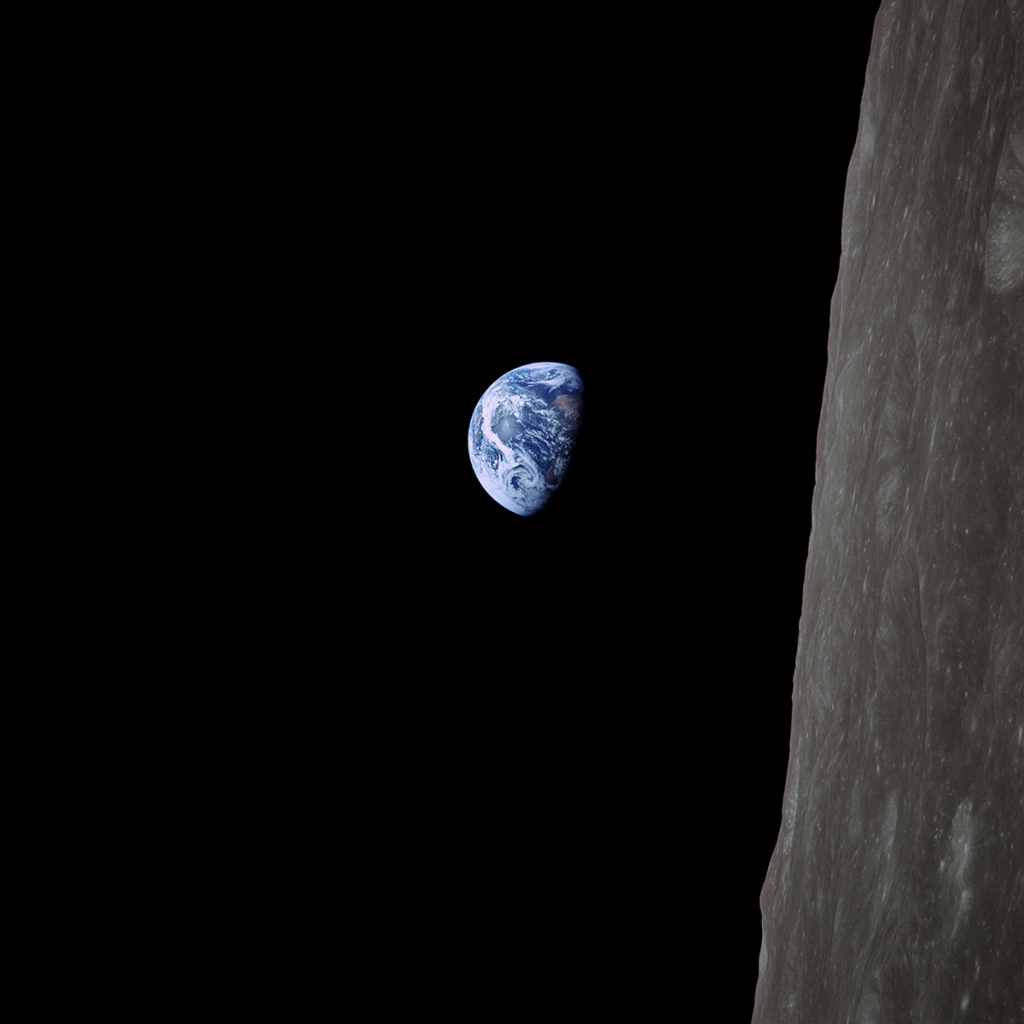 - ViralBandit View of Earth from the Apollo Mission to the Moon