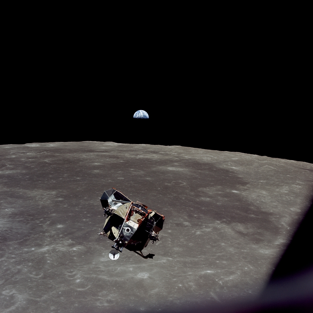 - ViralBandit View of Moon