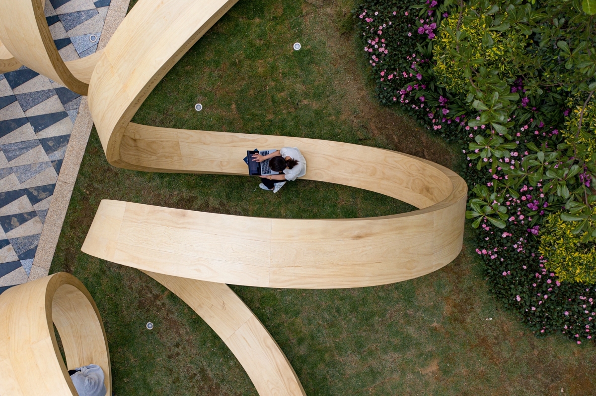 Time Loop Public Art Installation by Paul Cocksedge Studios