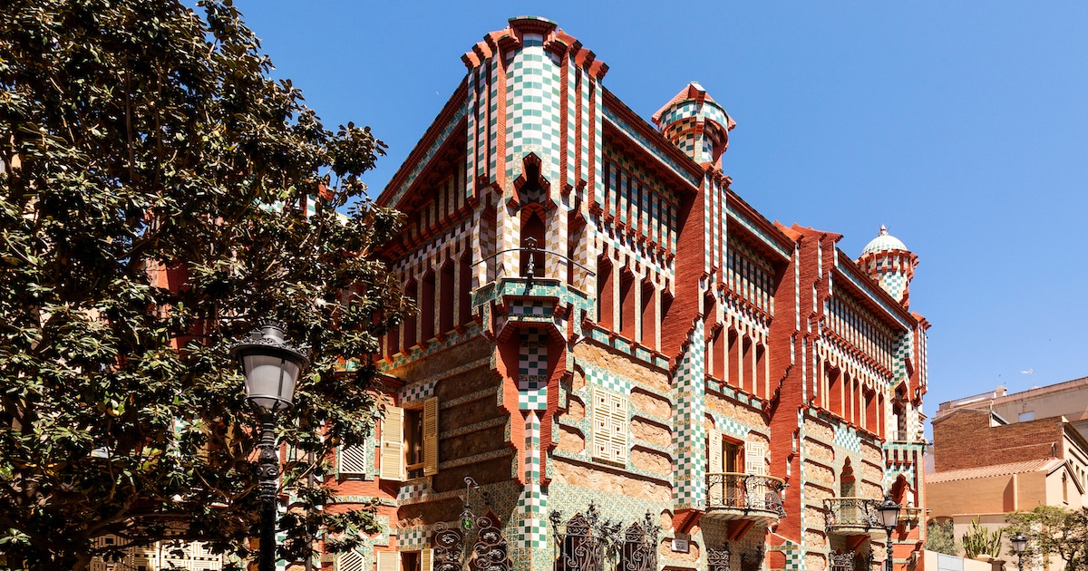 antoni-gaudi-casa-vicens-barcelona-spain-airbnb-rent-my-modern-met-thumbnail.jpg - ViralBandit