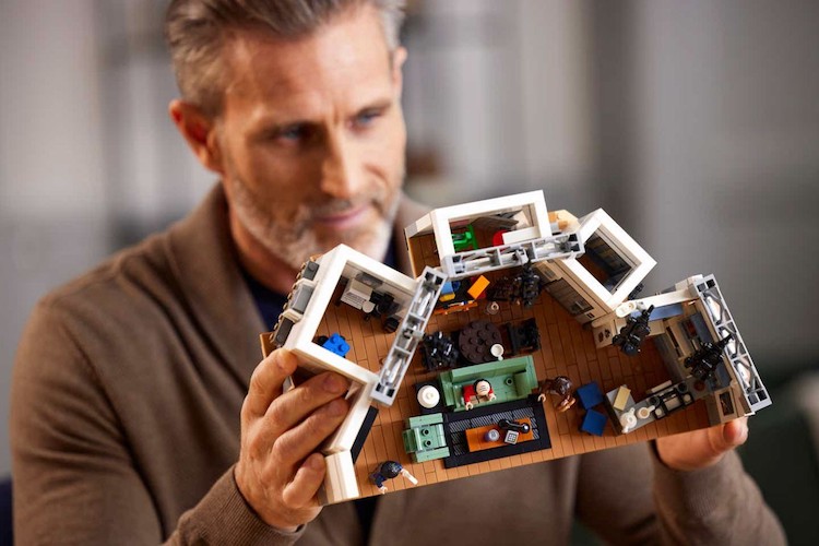 - ViralBandit Seinfeld LEGO set