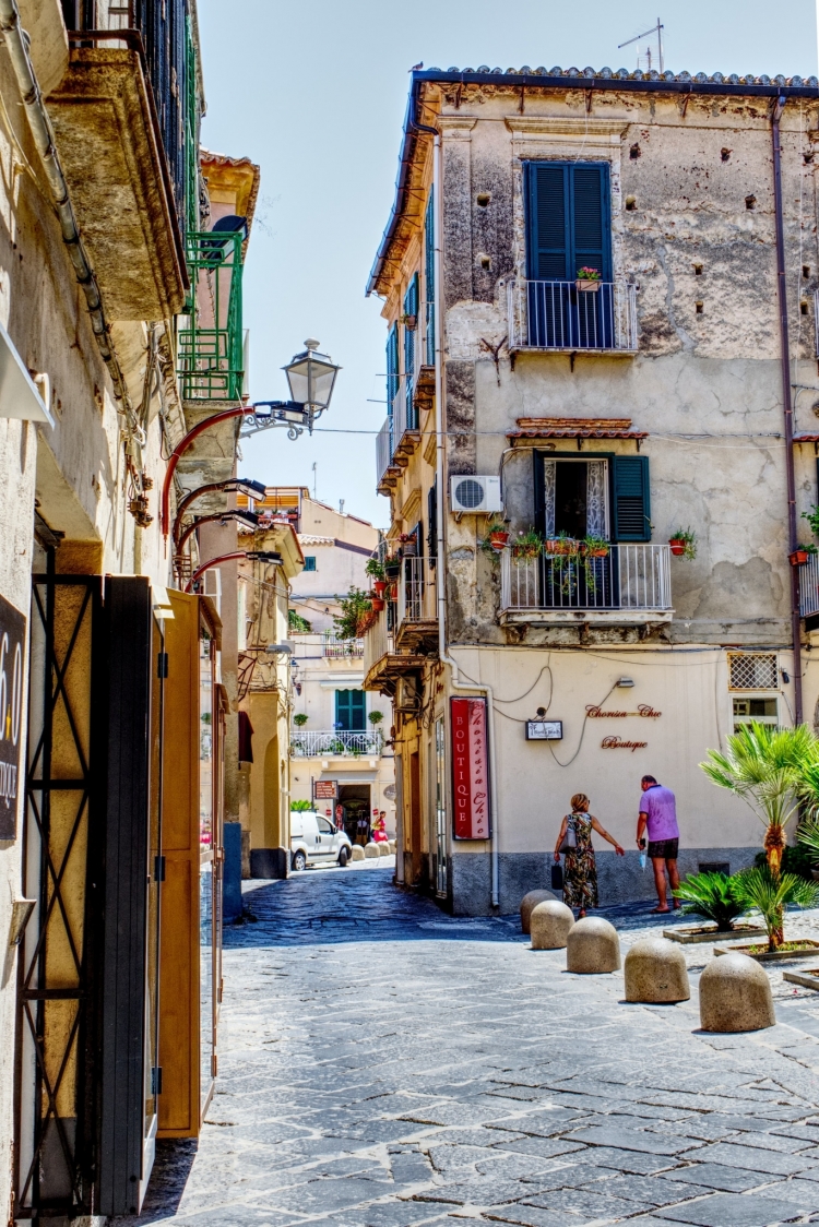 Get Paid To Move to Calabria Italy