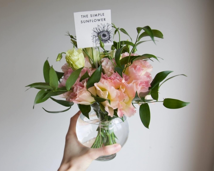 Medical Student Sends Wedding Flowers to Hospital Patients