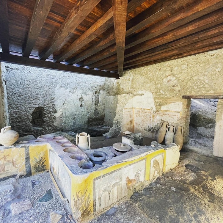 An Ancient Frescoed “Thermopolium” or Snack Bar Is Now on View at Pompeii