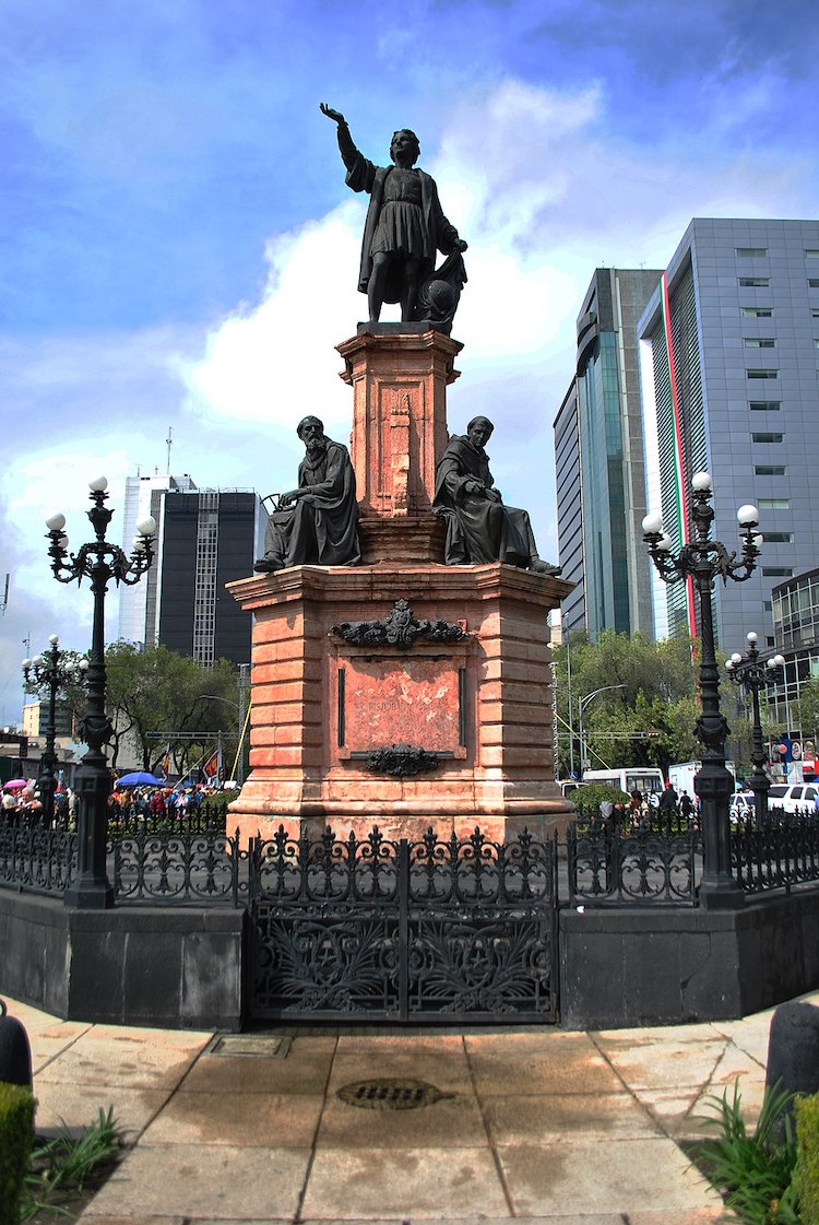 Christopher Columbus Statue Removed in Mexico City