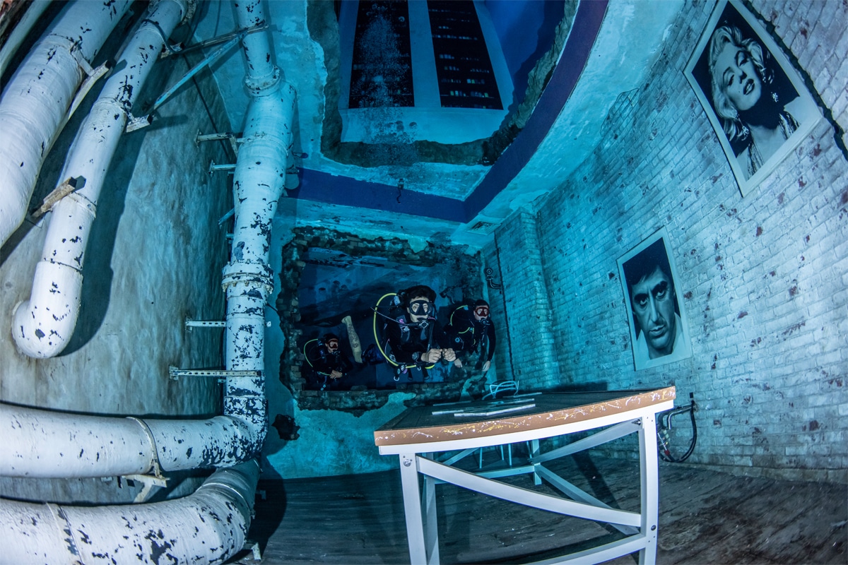 Diver Underwater at Deep Dive Dubai