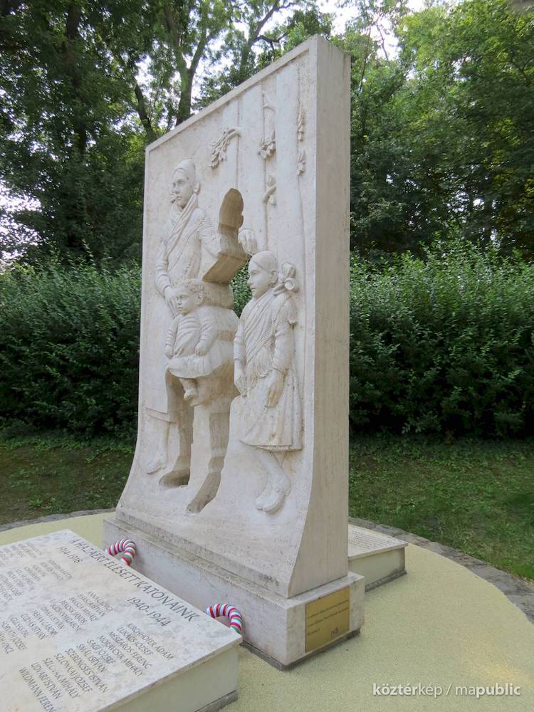 World War Memorial by Bojte Horvath Istvan