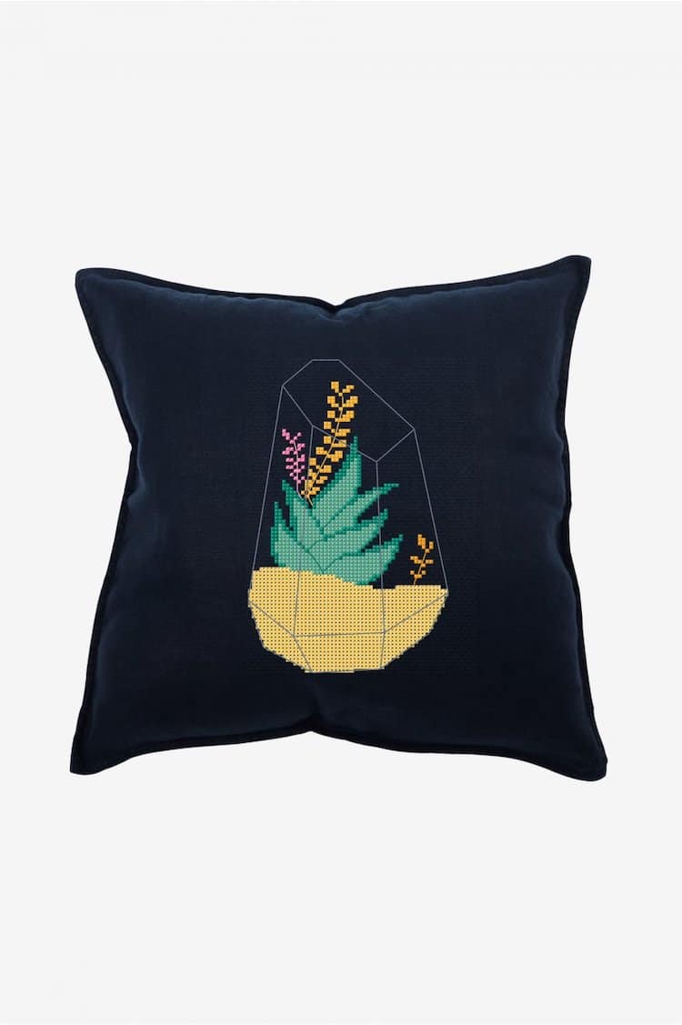 Plant Free Cross Stitch Pattern