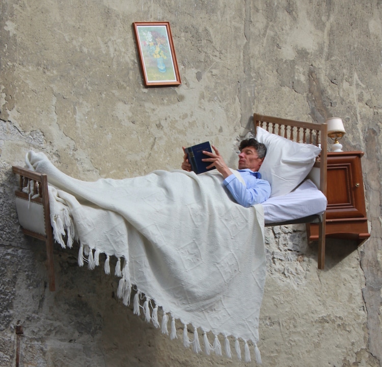 Artist Thierry Mandon Performance Art