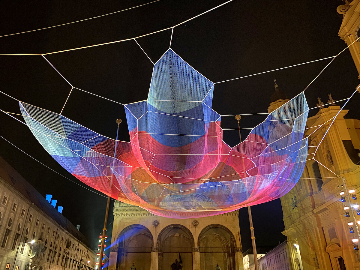 Janet Echelman's Earthtime 1.26 Munich in Odeonsplatz