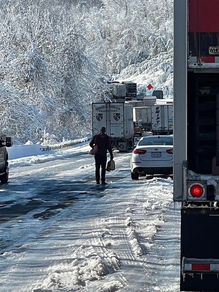 Local Bakery Truck Hands Out Bread To Stranded Drivers on I-95 in Virginia