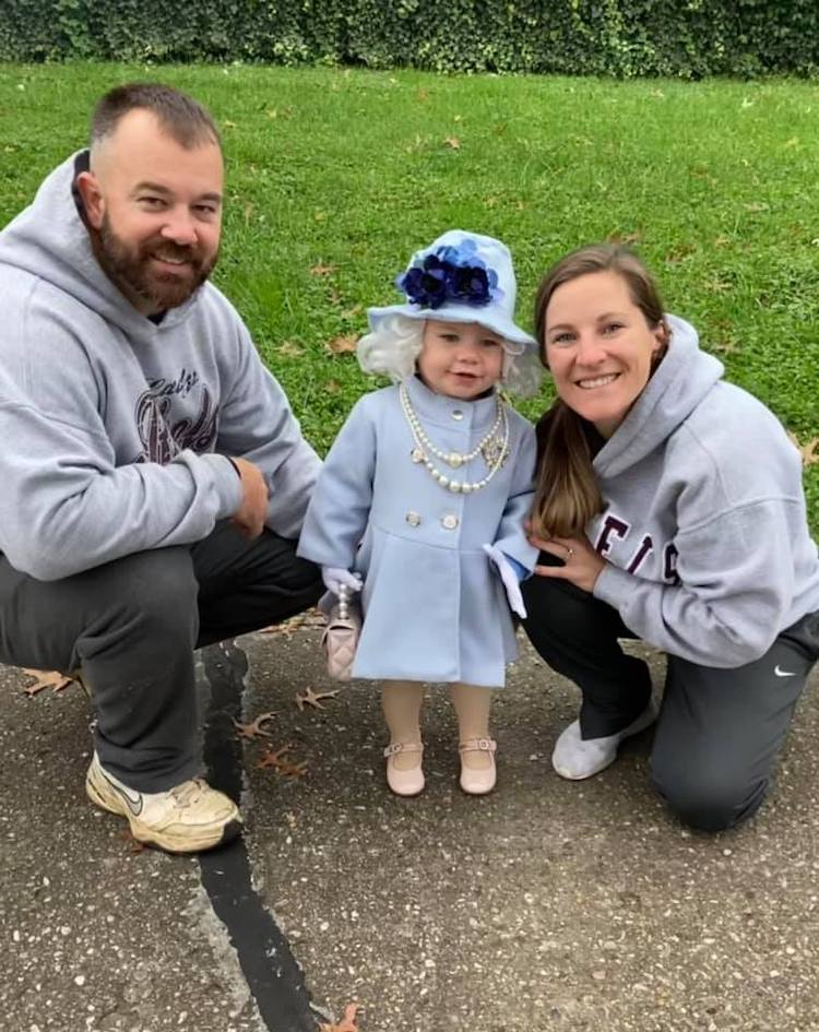 Queen Elizabeth II Sends Letter to Toddler With Queen Halloween Costume