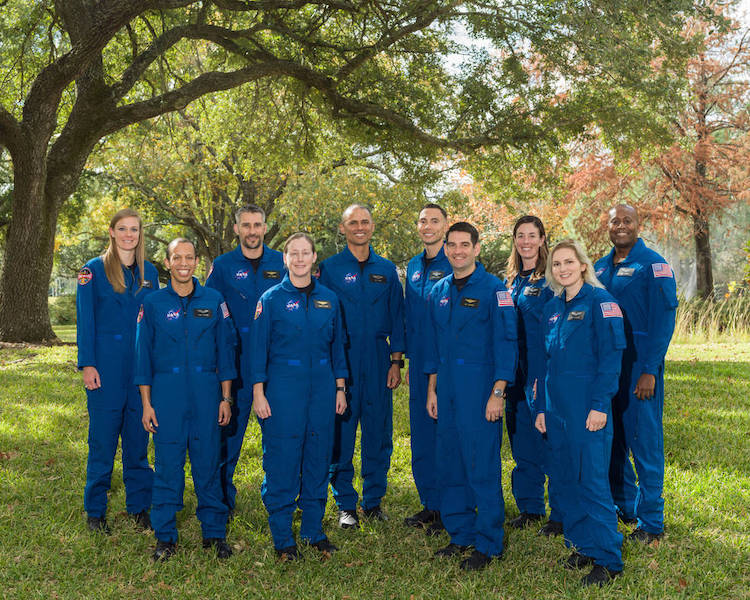 Ten Astronaut Trainees to Join NASA