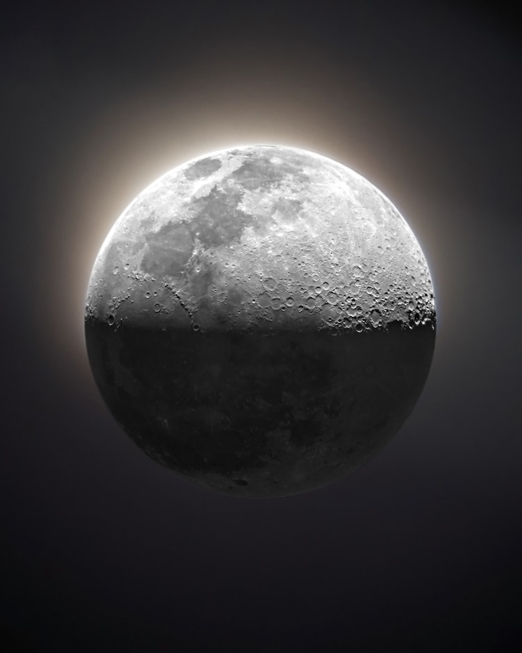 Smartphone Astrophotography by Vijay Suddala