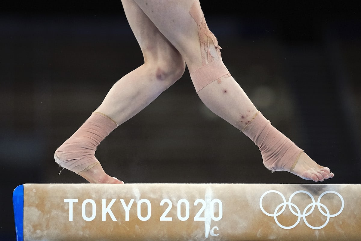 Guan Chenchen on the Balance Beam During the 2020 Summer Olympics