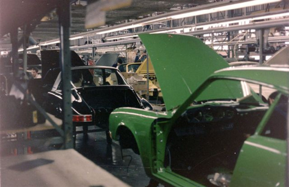 1970s-porsche-factory-14