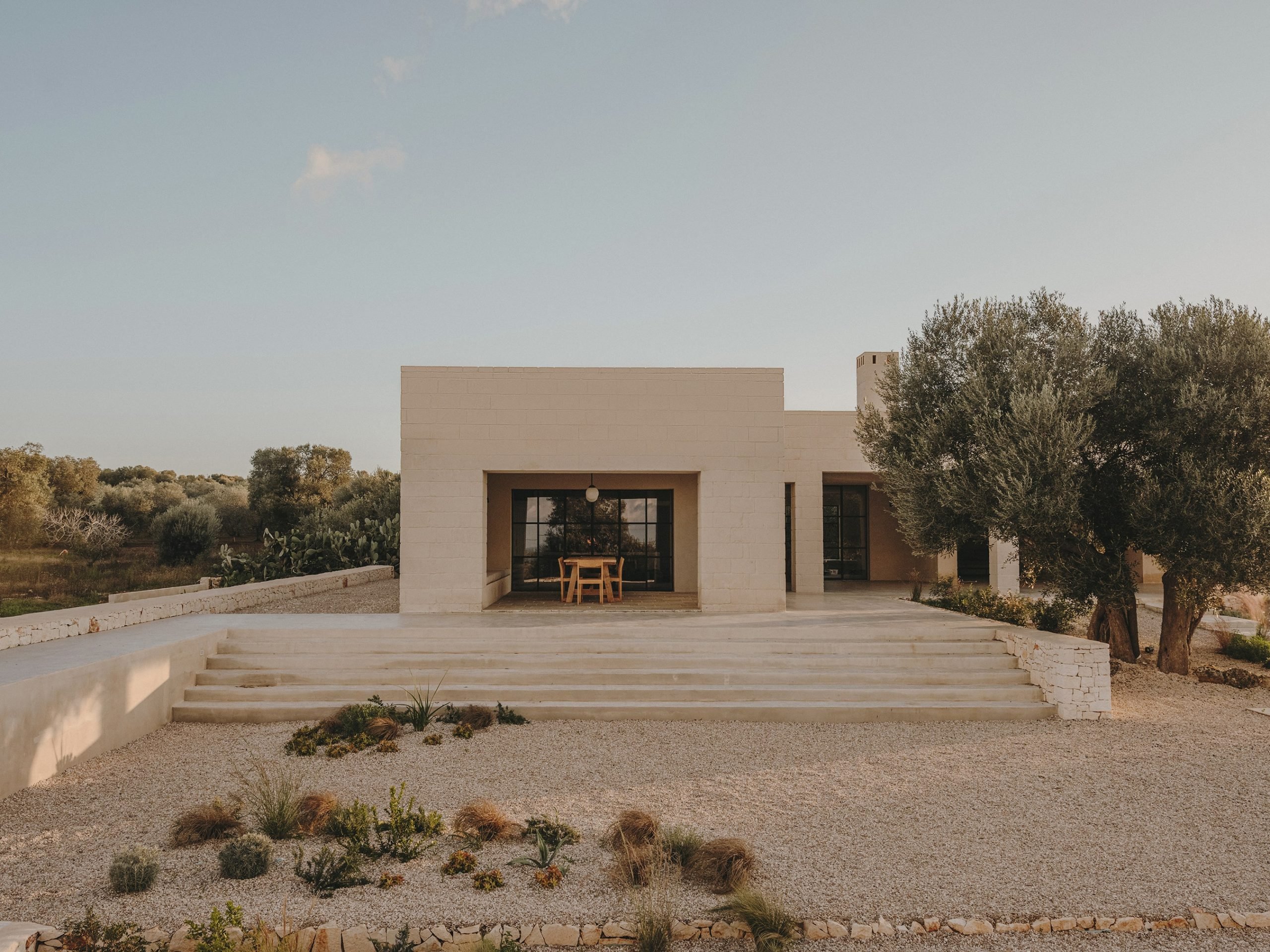 Peace And Serenity Prevail At Studio Andrew Trotter’s Casa Maiora