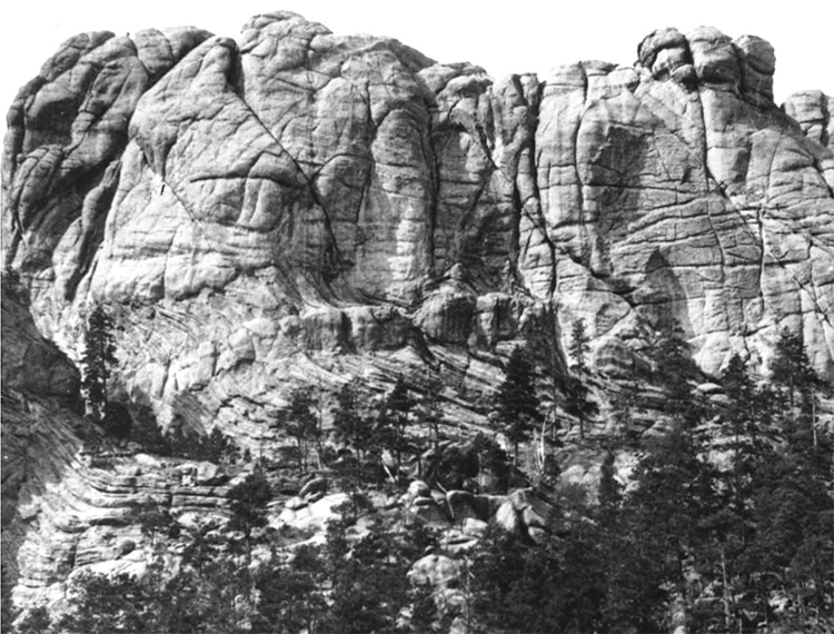 Explore Photographs of Mount Rushmore Before & During Construction