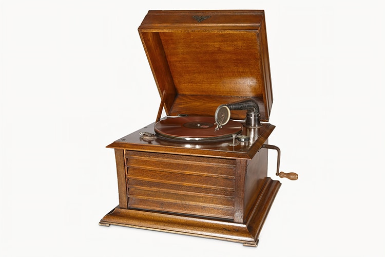 Listen to 385,000 Vintage 78 RPM Records in Online Archive for Free