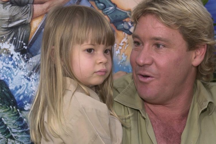 - ViralBandit Steve Irwin carrying little Bindi Irwin