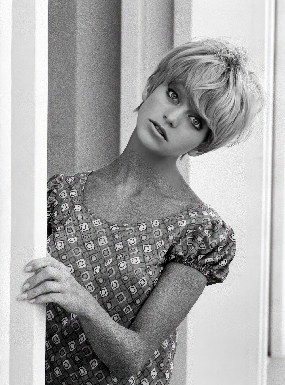 Goldie Hawn Short Hair 15 