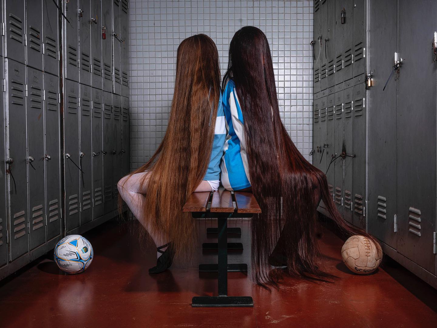 This Artist Photographs The Long-Haired Women Of Latin America » Design You Trust