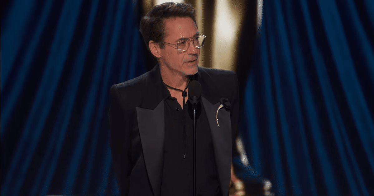 Robert Downey Jr. Wins Oscar and Thanks His “Terrible Childhood”
